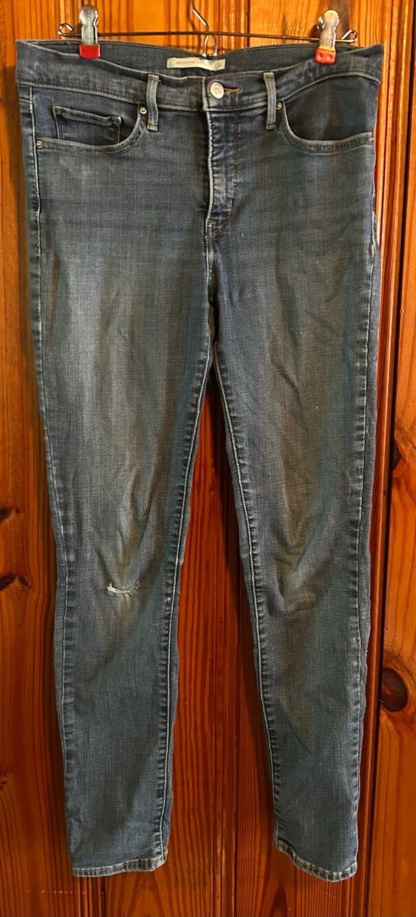 Levi’s 311 women’s high rise shaping skinny jeans size 30